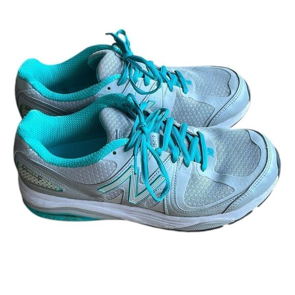 New Balance 1540v2 Women’s Athletic Shoes in Gray and Teal, Size 8.5 wide - Picture 1 of 10